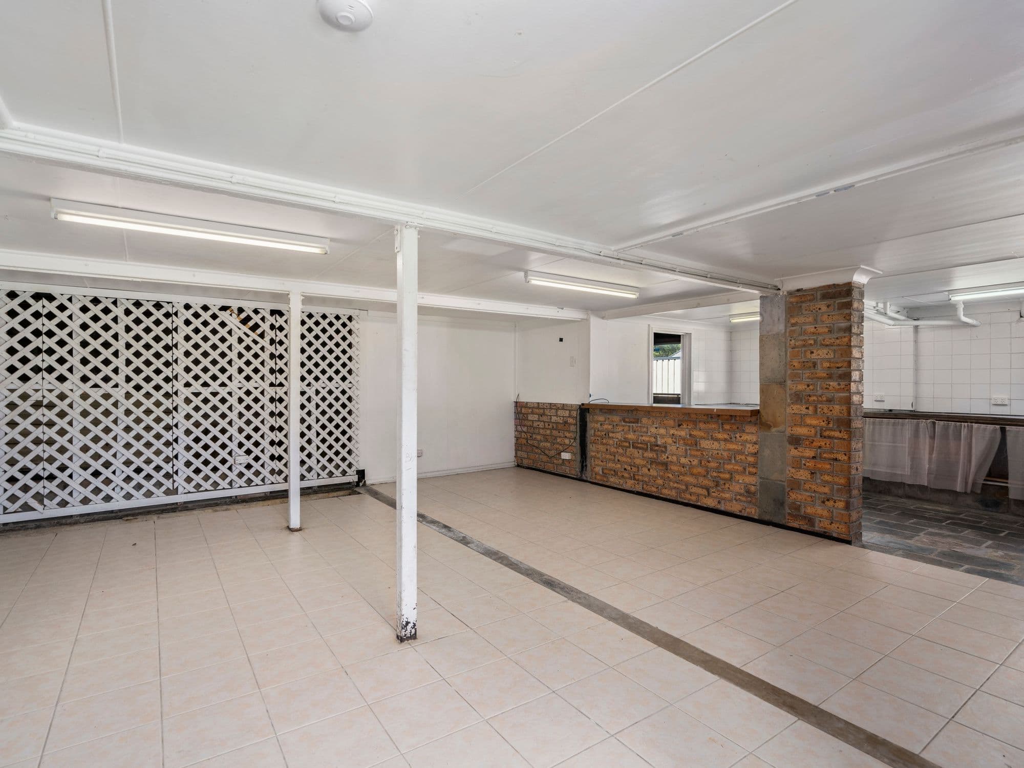 46 Eugaree Street, Southport QLD 4215, Southport - Thumbnail 6