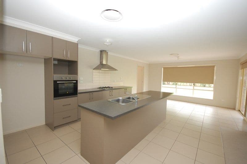 8 Hillam Drive, Griffith NSW 2680, Griffith - Thumbnail 2