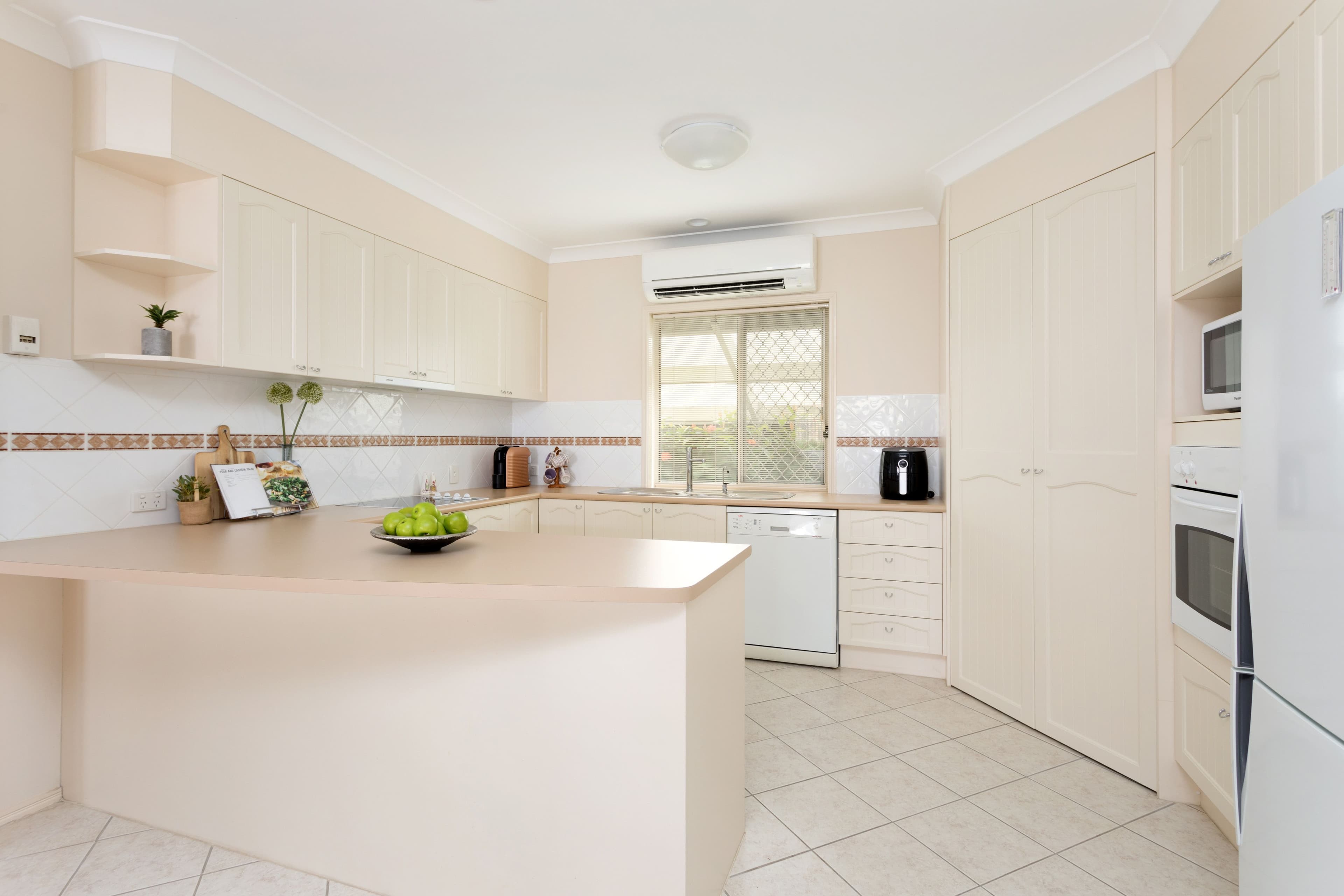 27 Dicaprio Circuit, Bridgeman Downs QLD 4035, Bridgeman Downs - Thumbnail 2