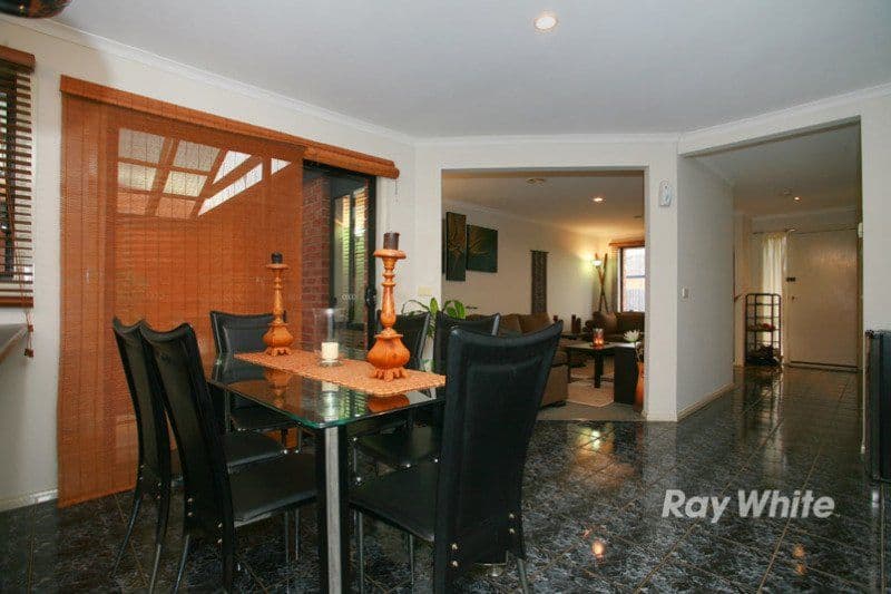 28 Bellbrae Crescent, CRANBOURNE VIC 3977, Cranbourne West - Thumbnail 4