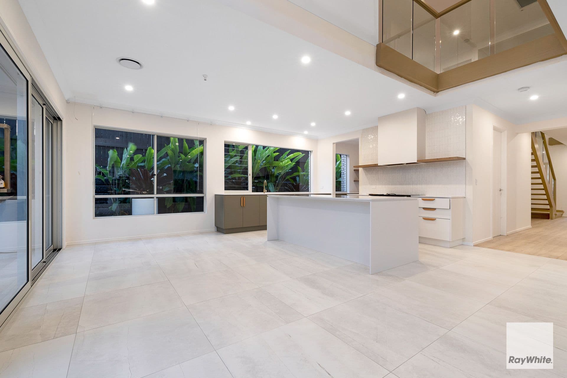 42 Jingeri Street, Redland Bay QLD 4165, Redland Bay - Thumbnail 3