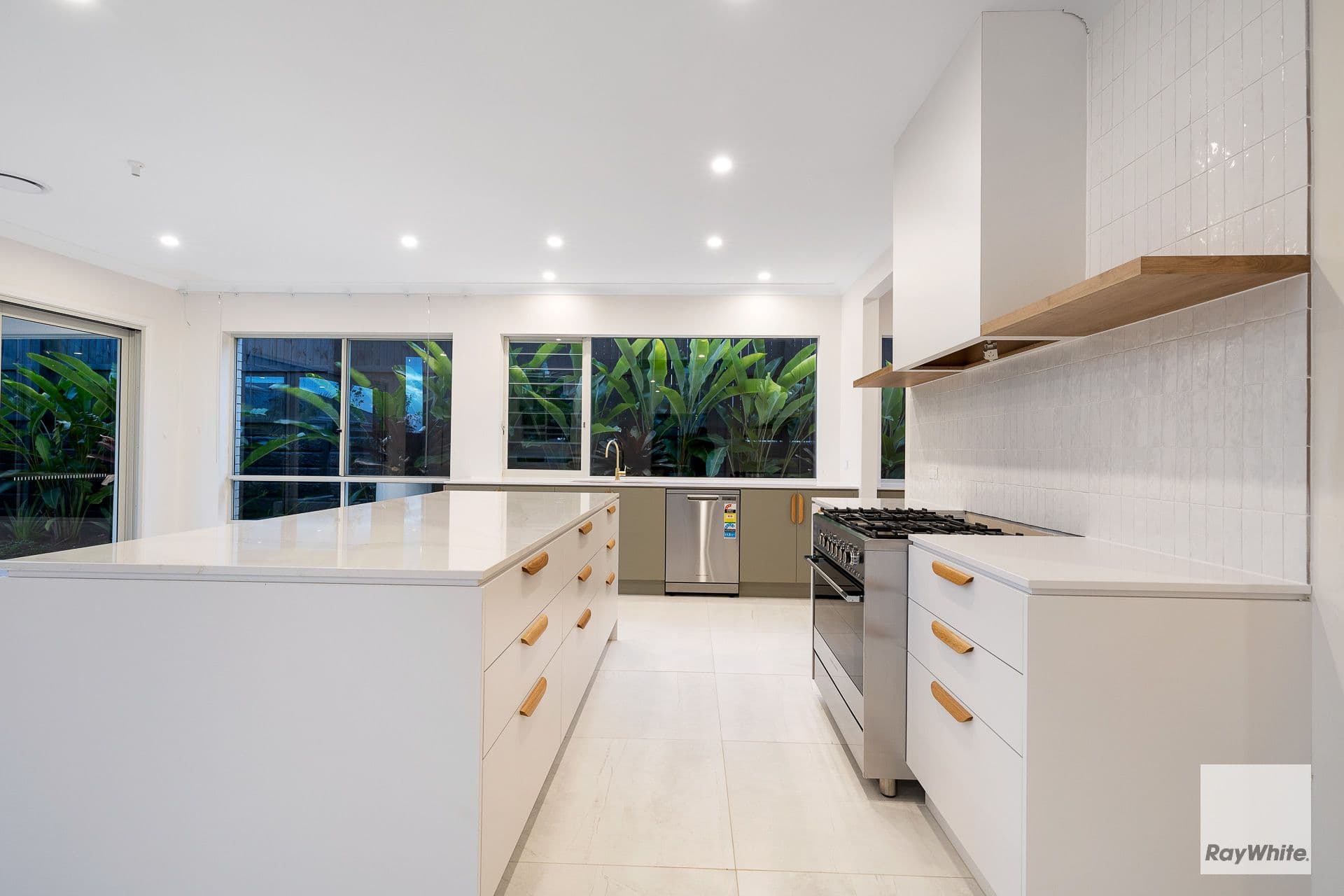 42 Jingeri Street, Redland Bay QLD 4165, Redland Bay - Thumbnail 4