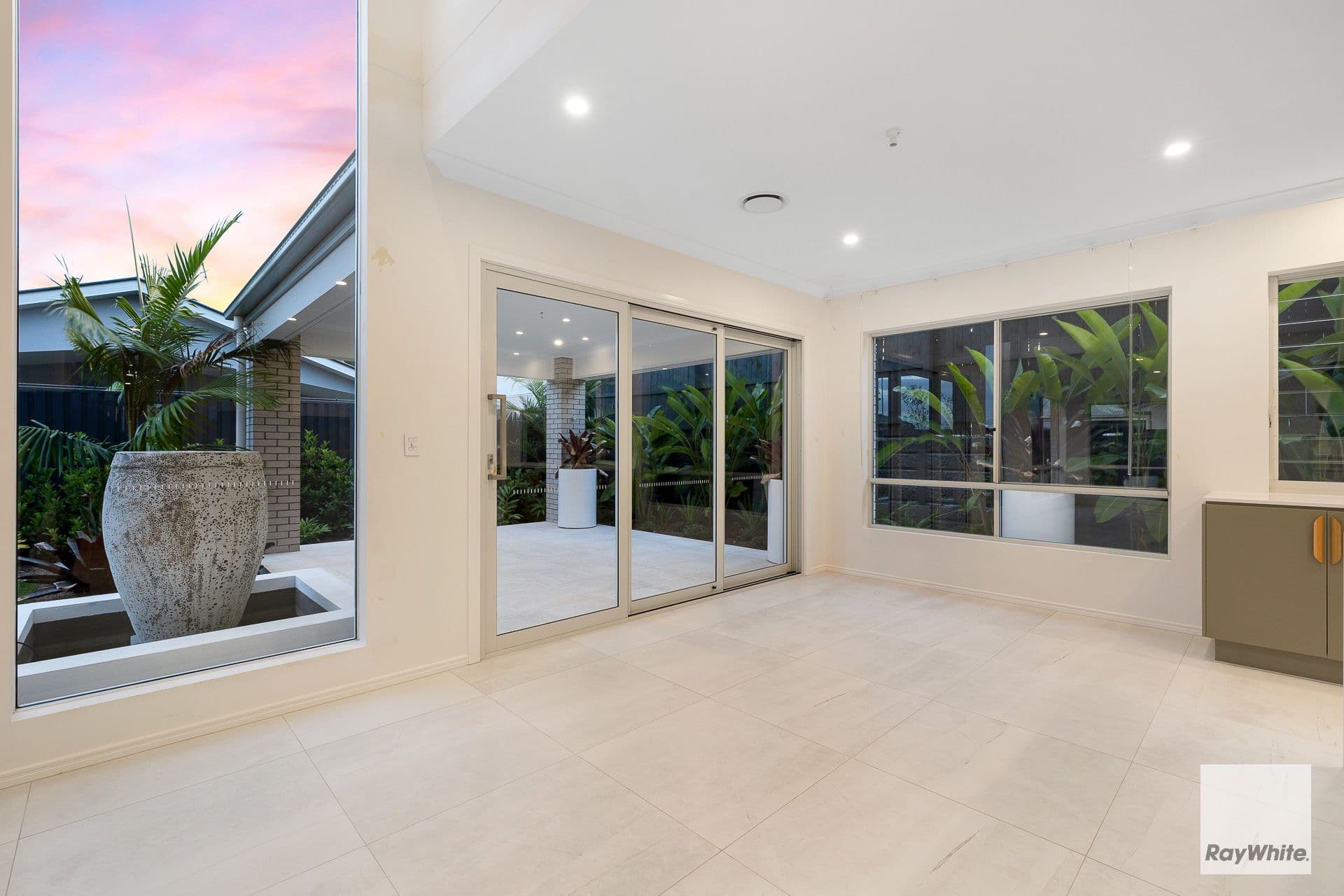42 Jingeri Street, Redland Bay QLD 4165, Redland Bay - Thumbnail 6