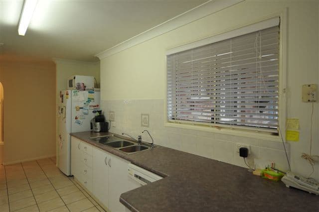 19 Elizabeth Kenny Court, HARRISTOWN QLD 4350, Harristown - Thumbnail 3
