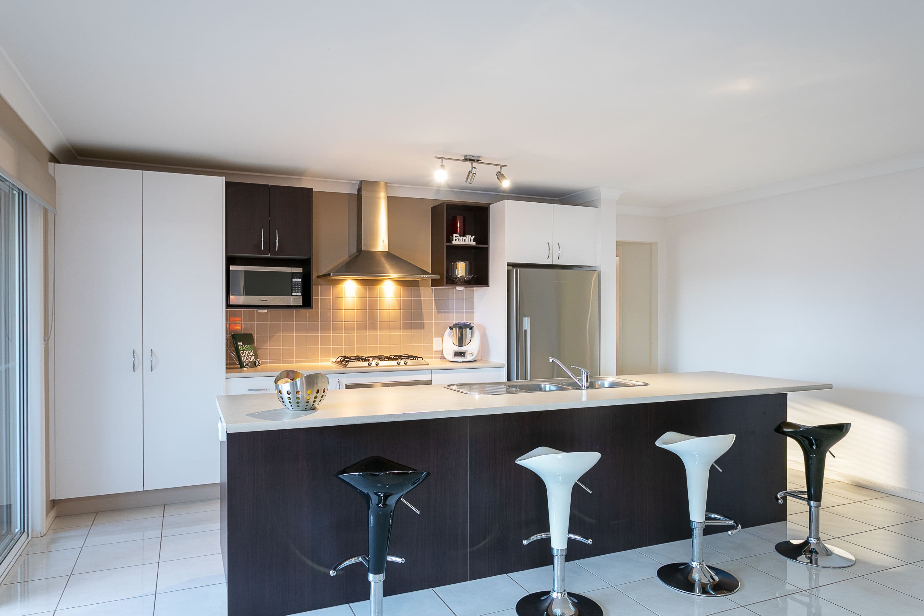 9 Forrest Street, Redland Bay QLD 4165, Redland Bay - Thumbnail 8