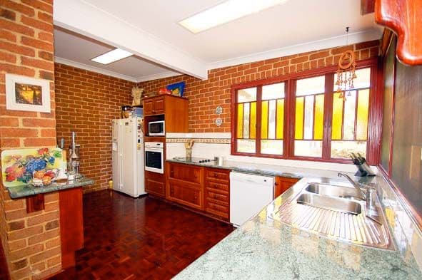 35 Agnes Street, THE RANGE QLD 4700, The Range - Thumbnail 2