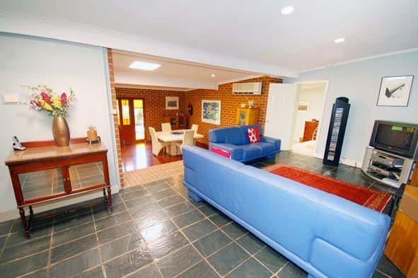 35 Agnes Street, THE RANGE QLD 4700, The Range - Thumbnail 6