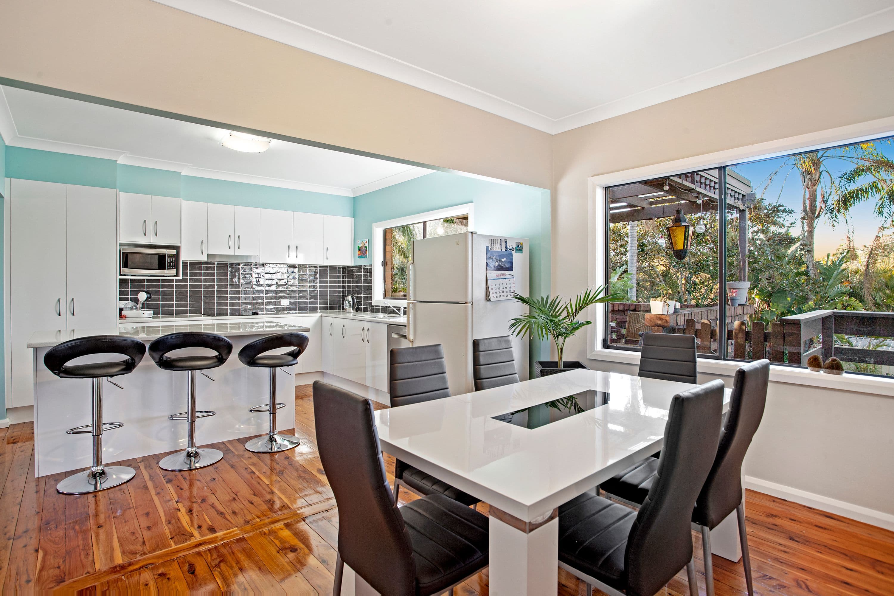 3 Erin Avenue, Berkeley Vale NSW 2261, Berkeley Vale - Thumbnail 2