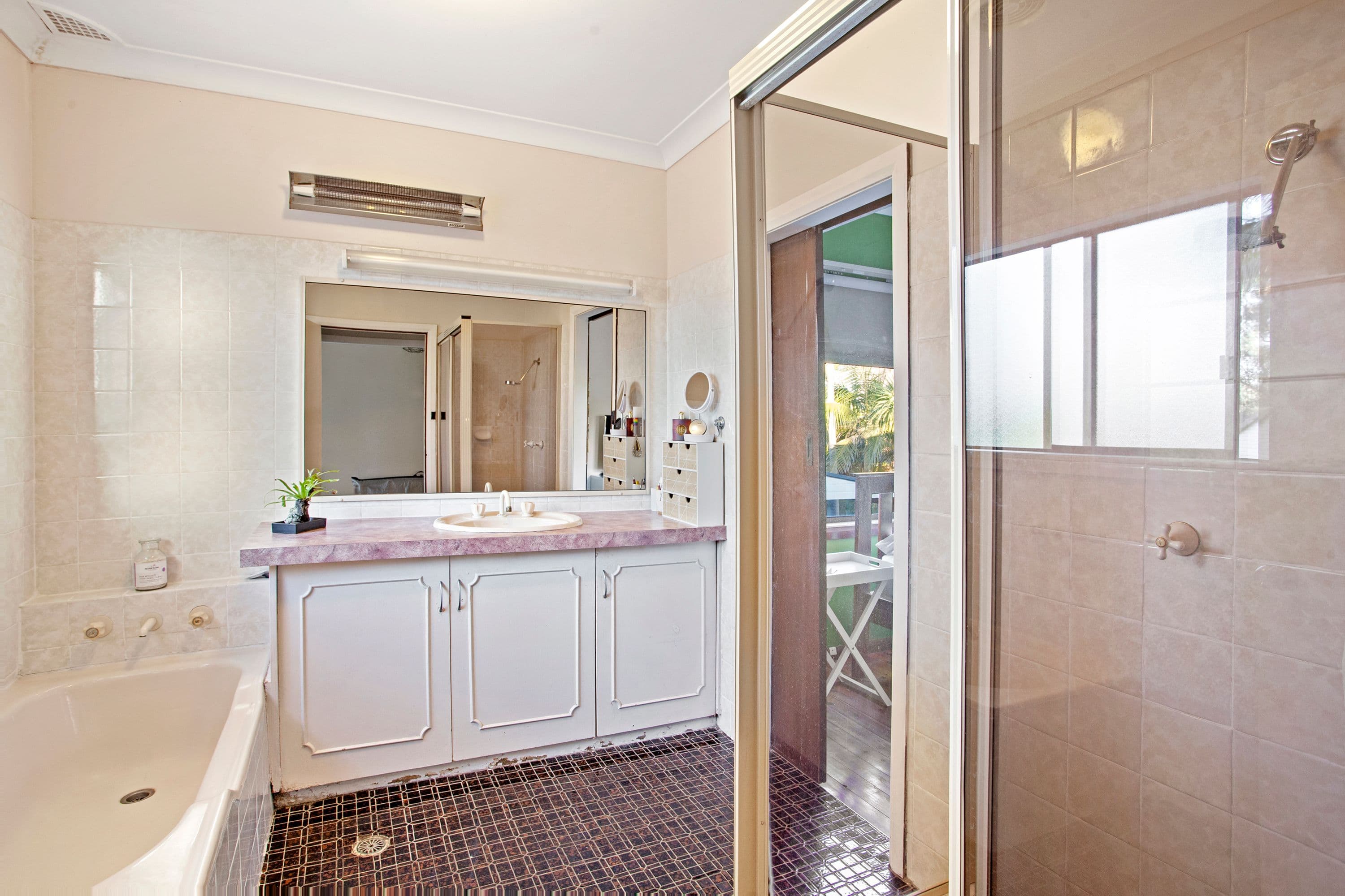 3 Erin Avenue, Berkeley Vale NSW 2261, Berkeley Vale - Thumbnail 5