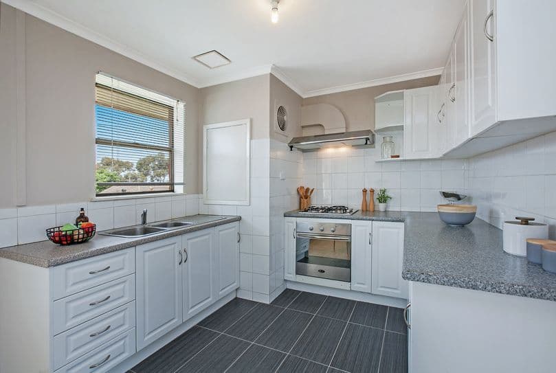 2 McLennan Place, Preston VIC 3072, Preston - Thumbnail 2