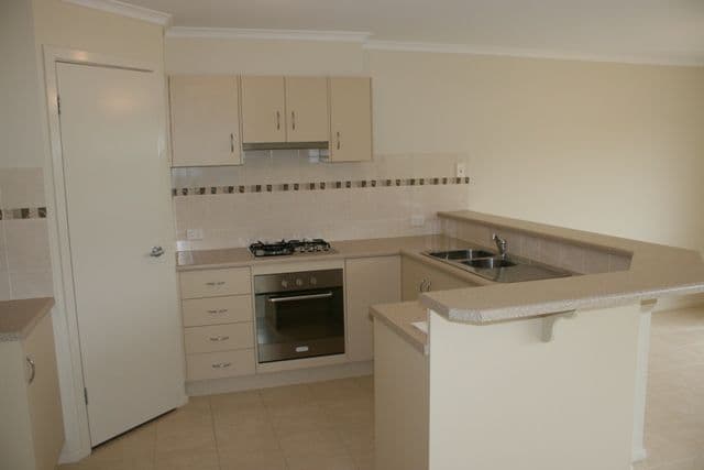 Unit 3 Barnard Mews, CLARE SA 5453, Clare - Thumbnail 2