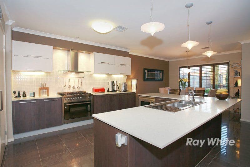 4 Hertford Court, CRANBOURNE NORTH VIC 3977, Cranbourne North - Thumbnail 2