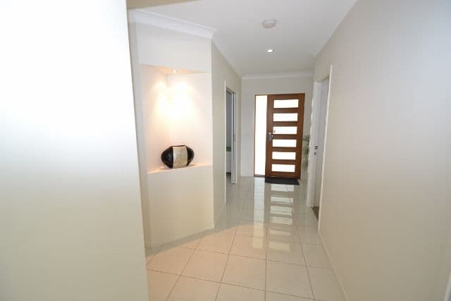 8 Hickory Court, BEERWAH QLD 4519, Beerwah - Thumbnail 5