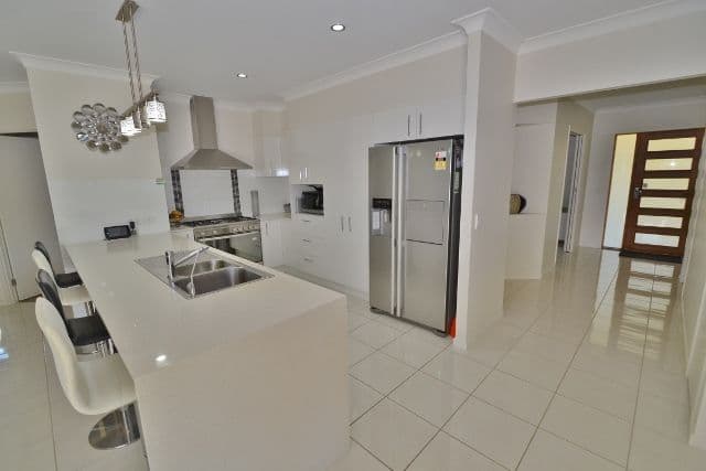 8 Hickory Court, BEERWAH QLD 4519, Beerwah - Thumbnail 6