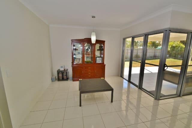 8 Hickory Court, BEERWAH QLD 4519, Beerwah - Thumbnail 8