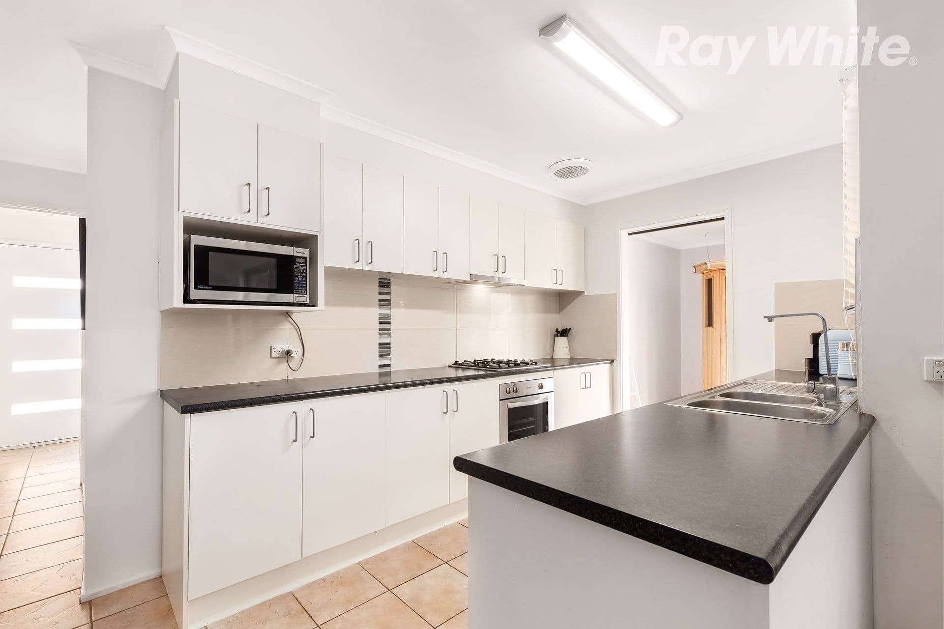 2 Coris Place, Epping VIC 3076, Epping - Thumbnail 2