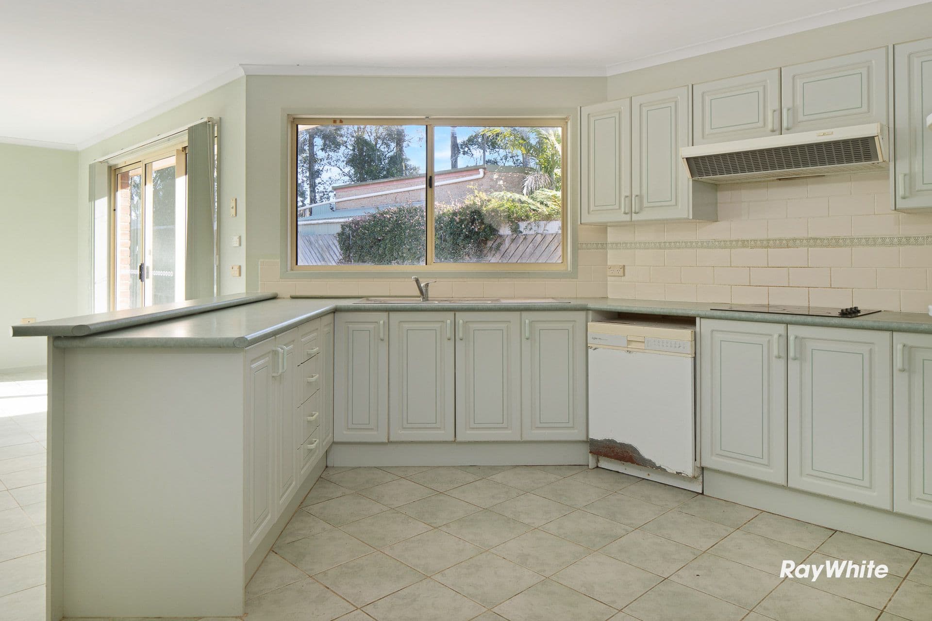 20 Thomas Mitchell Crescent, Sunshine Bay NSW 2536, Sunshine Bay - Thumbnail 5