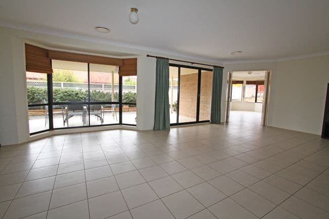 25 McCusker Drive, BUNGENDORE NSW 2621, Bungendore - Thumbnail 5
