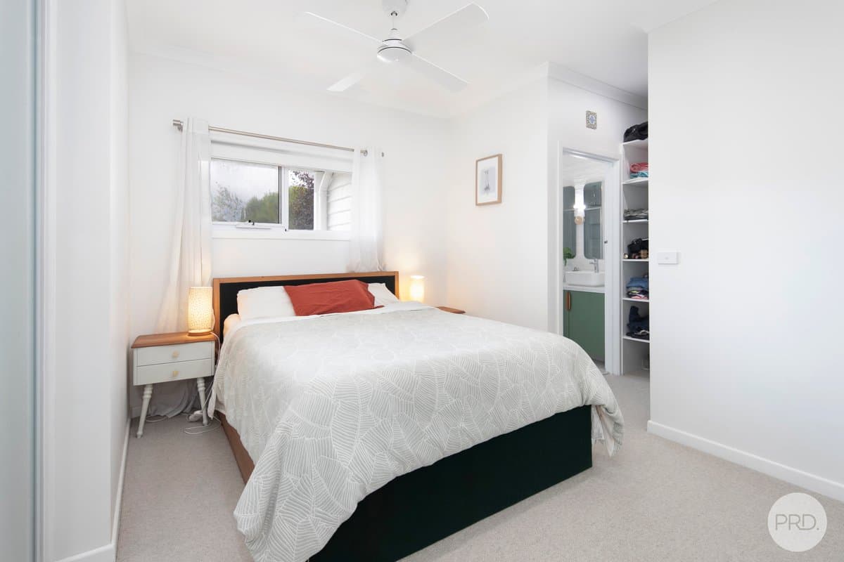 17 Linden Avenue, WENDOUREE VIC 3355, Wendouree - Thumbnail 5