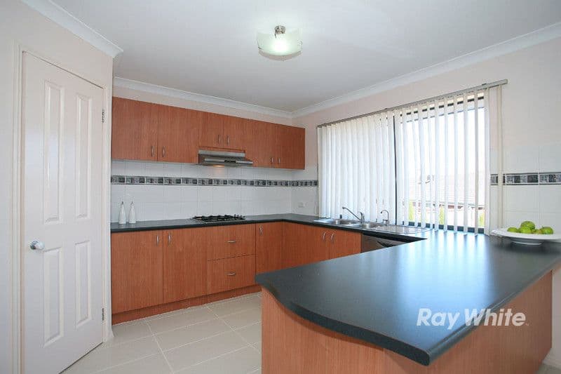 127 Robinswood Parade, NARRE WARREN SOUTH VIC 3805, Narre Warren South - Thumbnail 3