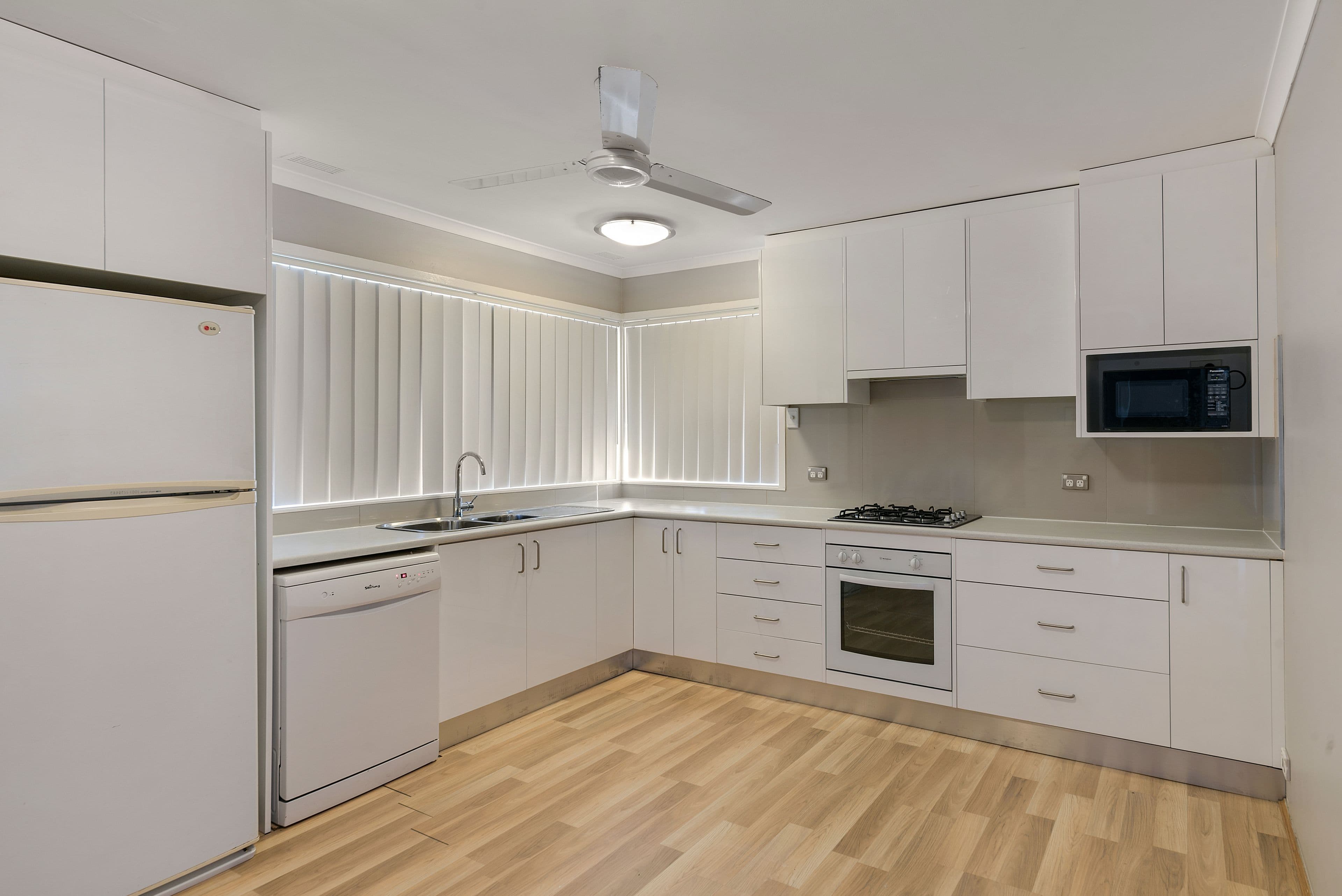 10 Kullaroo Avenue, Bradbury - Thumbnail 3