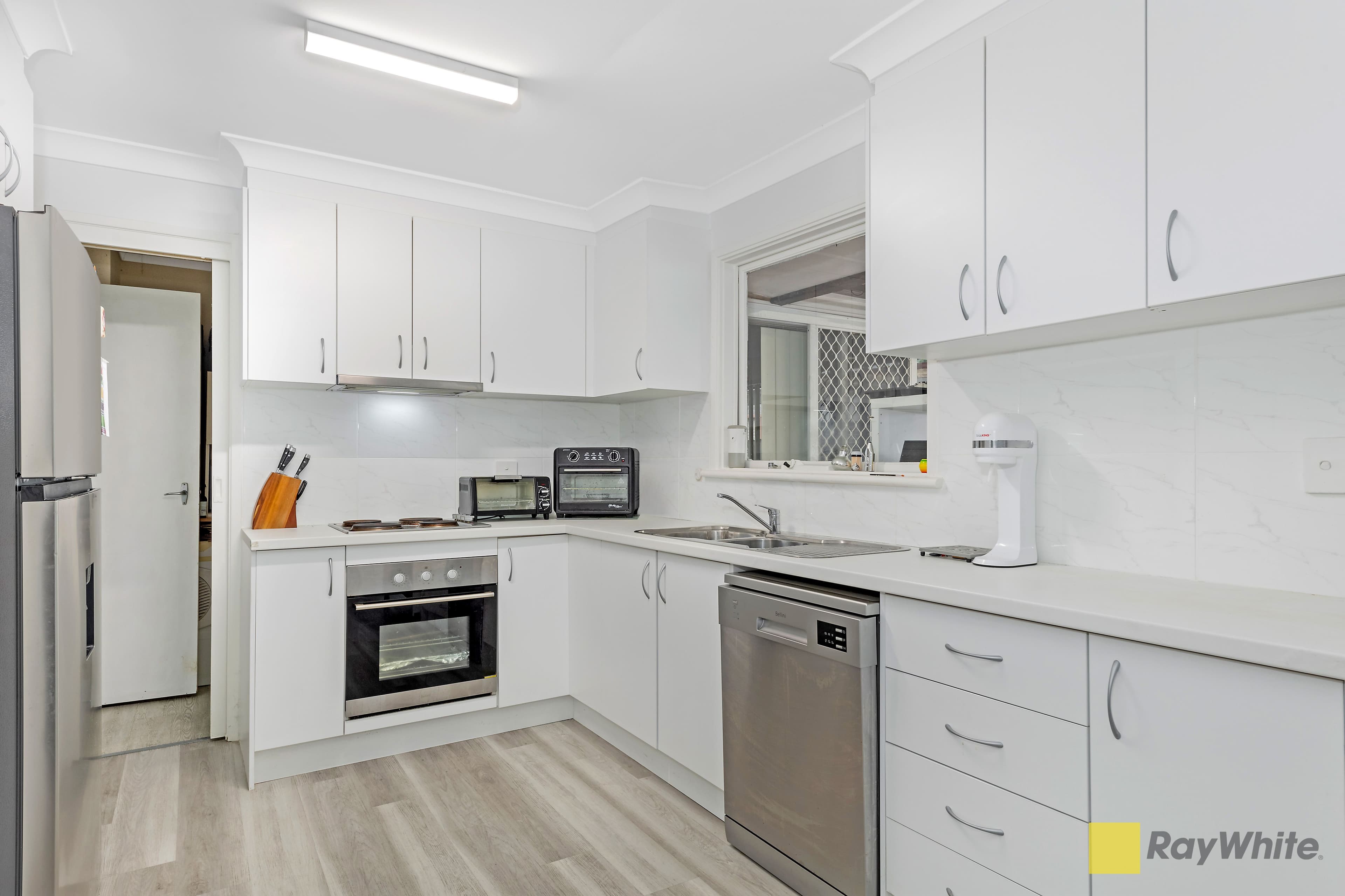 7 Pamela Place, Girraween NSW 2145, Girraween - Thumbnail 2