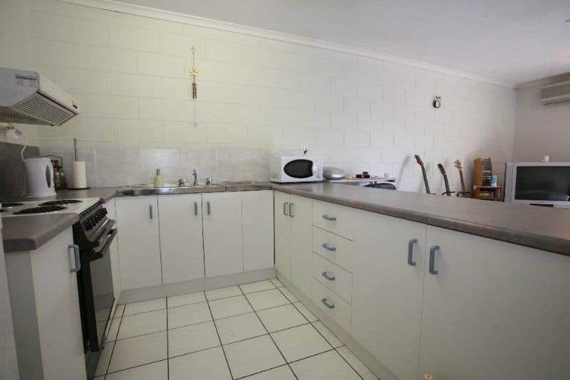 22 Roberts Street, HERMIT PARK QLD 4812, Hermit Park - Thumbnail 2