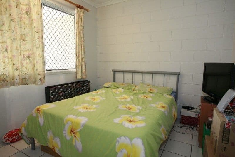 22 Roberts Street, HERMIT PARK QLD 4812, Hermit Park - Thumbnail 4