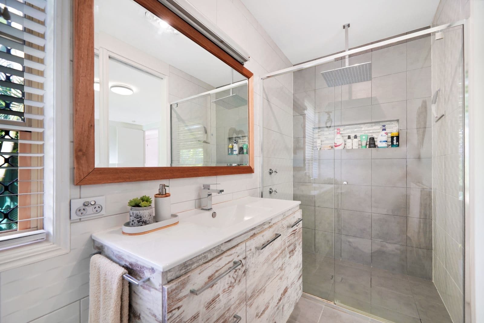 7 Melbourne Road, Arundel QLD 4214, Arundel - Thumbnail 8