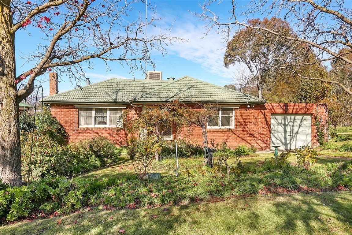 24 Yaralla Street, Tumut NSW 2720, Tumut - Image 1