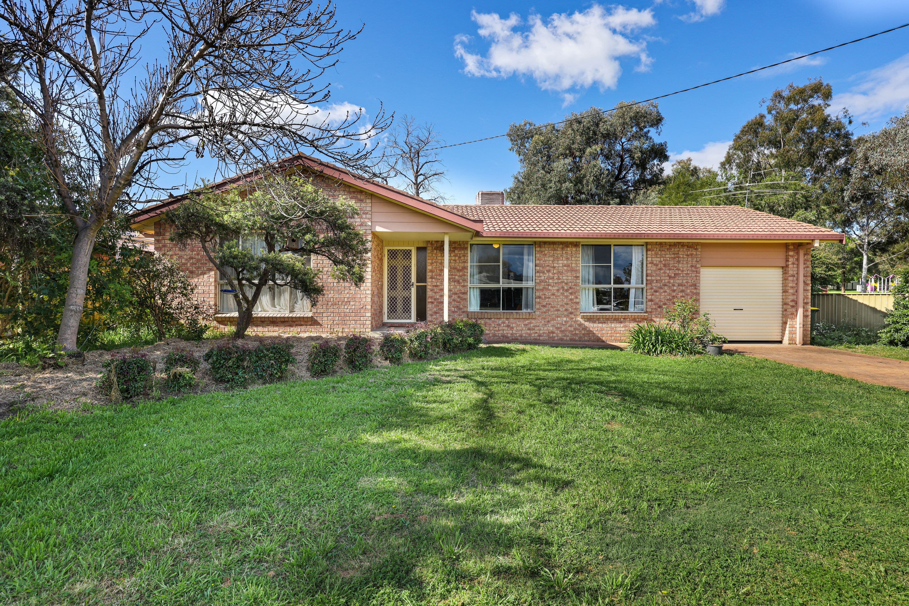 28 Glengarvin Drive, Tamworth NSW 2340, Tamworth - Image 1