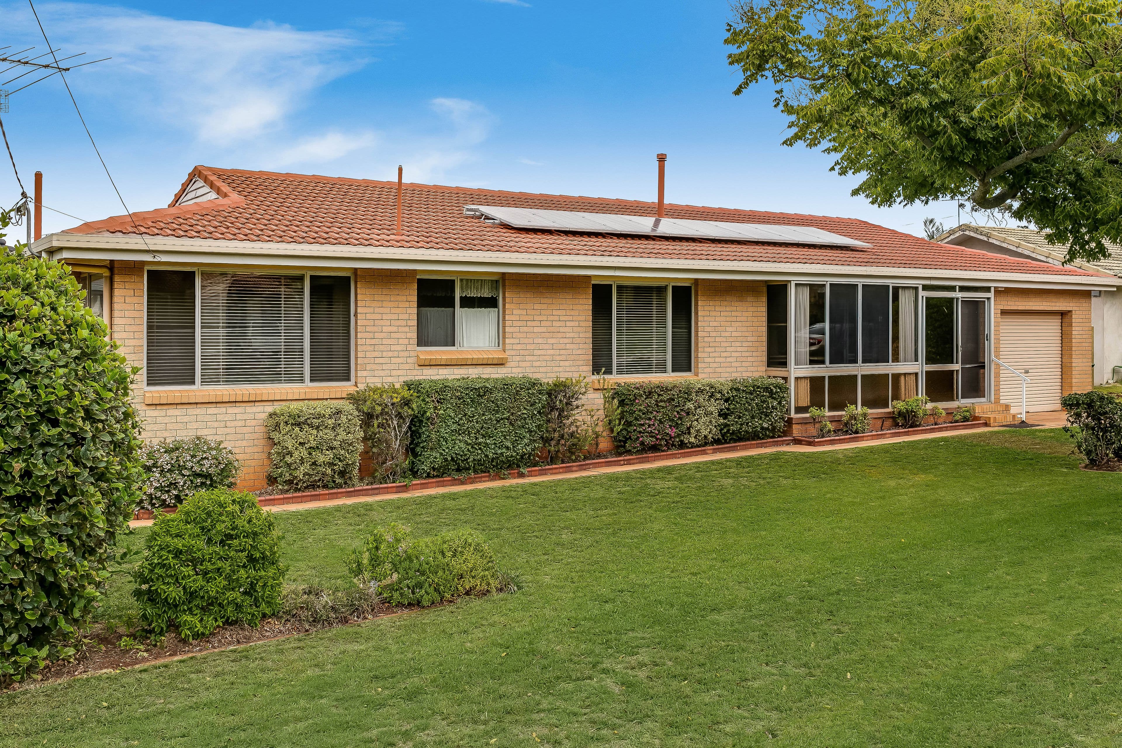 8 Cleary Street, Centenary Heights QLD 4350, Centenary Heights - Thumbnail 2