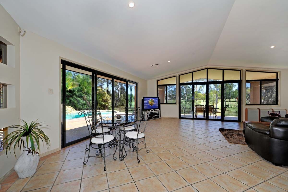 104 Arun Drive, ARUNDEL QLD 4214, Arundel - Thumbnail 5