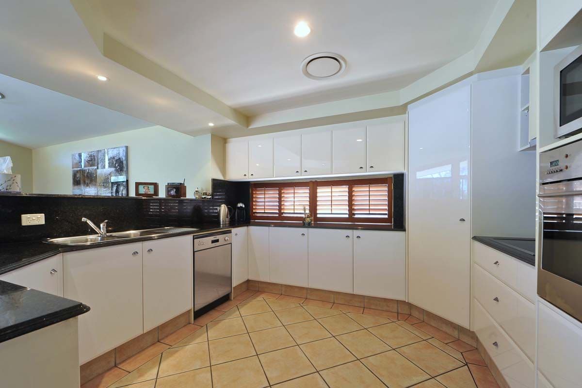 104 Arun Drive, ARUNDEL QLD 4214, Arundel - Thumbnail 7