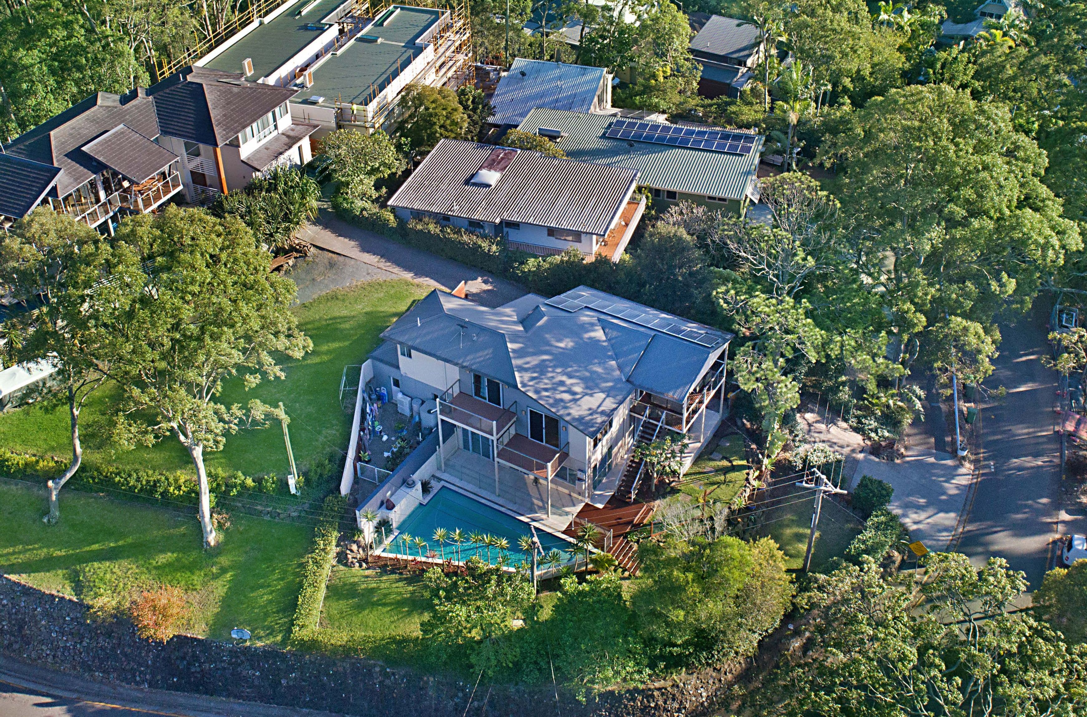 89 Ocean Parade, Burleigh Heads QLD 4220, Burleigh Heads - Thumbnail 2