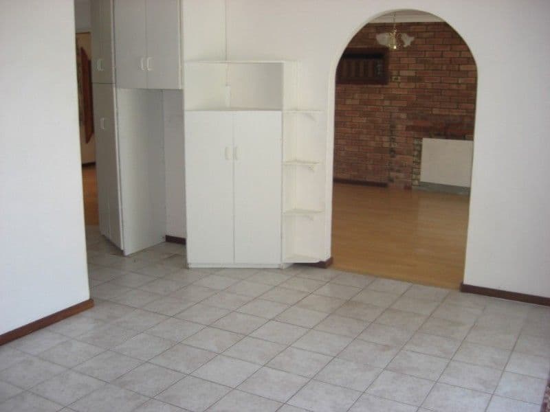 9 Ypres Road, Camillo WA 6111, Camillo - Thumbnail 3