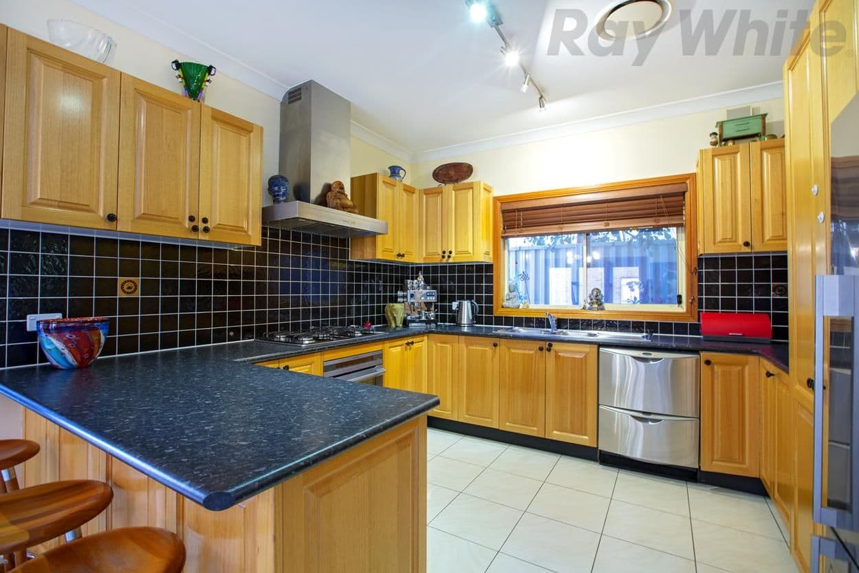 34 Wainewright Avenue, West Hoxton - Thumbnail 4