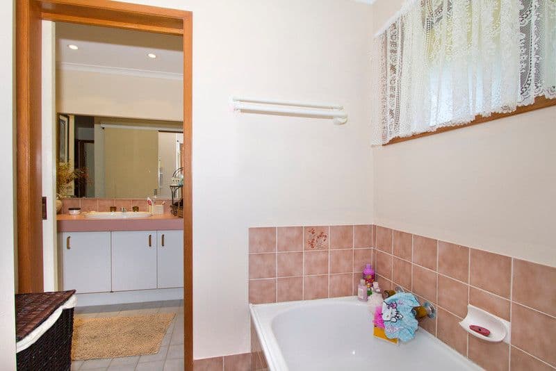 9 Ilford Close, CURRUMBIN WATERS QLD 4223, Currumbin Waters - Thumbnail 8