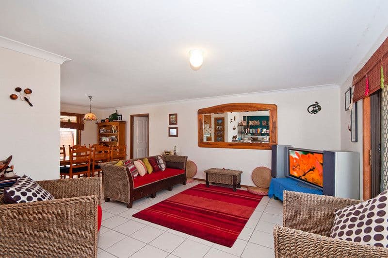 2 Japonica Drive, PALM BEACH QLD 4221, Palm Beach - Thumbnail 2