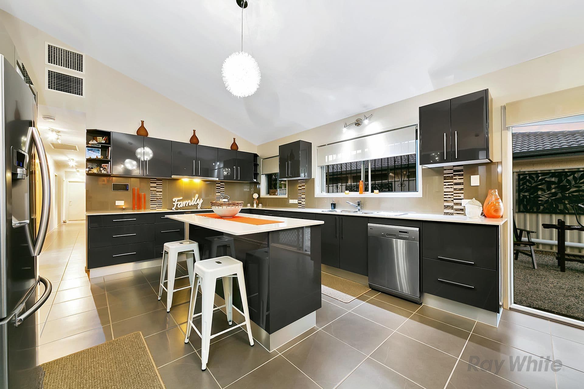 12 Dromos Street, Eight Mile Plains QLD 4113, Eight Mile Plains - Thumbnail 3