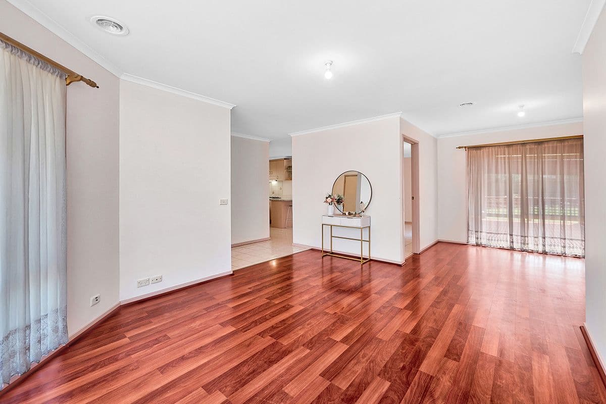 38 Frances Crescent, Cranbourne North VIC 3977, Cranbourne North - Thumbnail 2