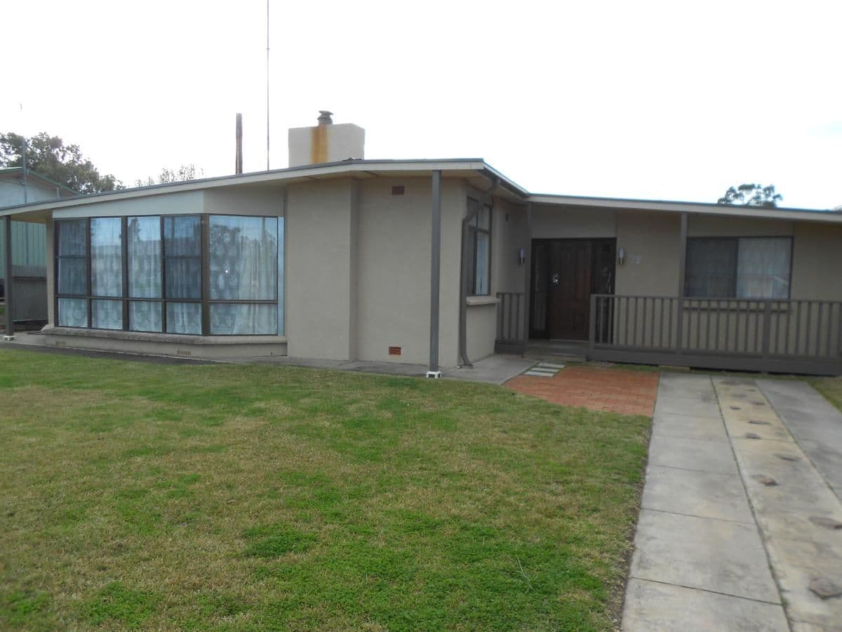 79 Venn Avenue, Bordertown SA 5268, Bordertown - Image 1