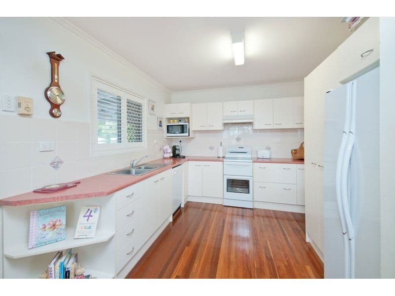 27 Illuta Avenue, FERNY HILLS QLD 4055, Ferny Hills - Thumbnail 4