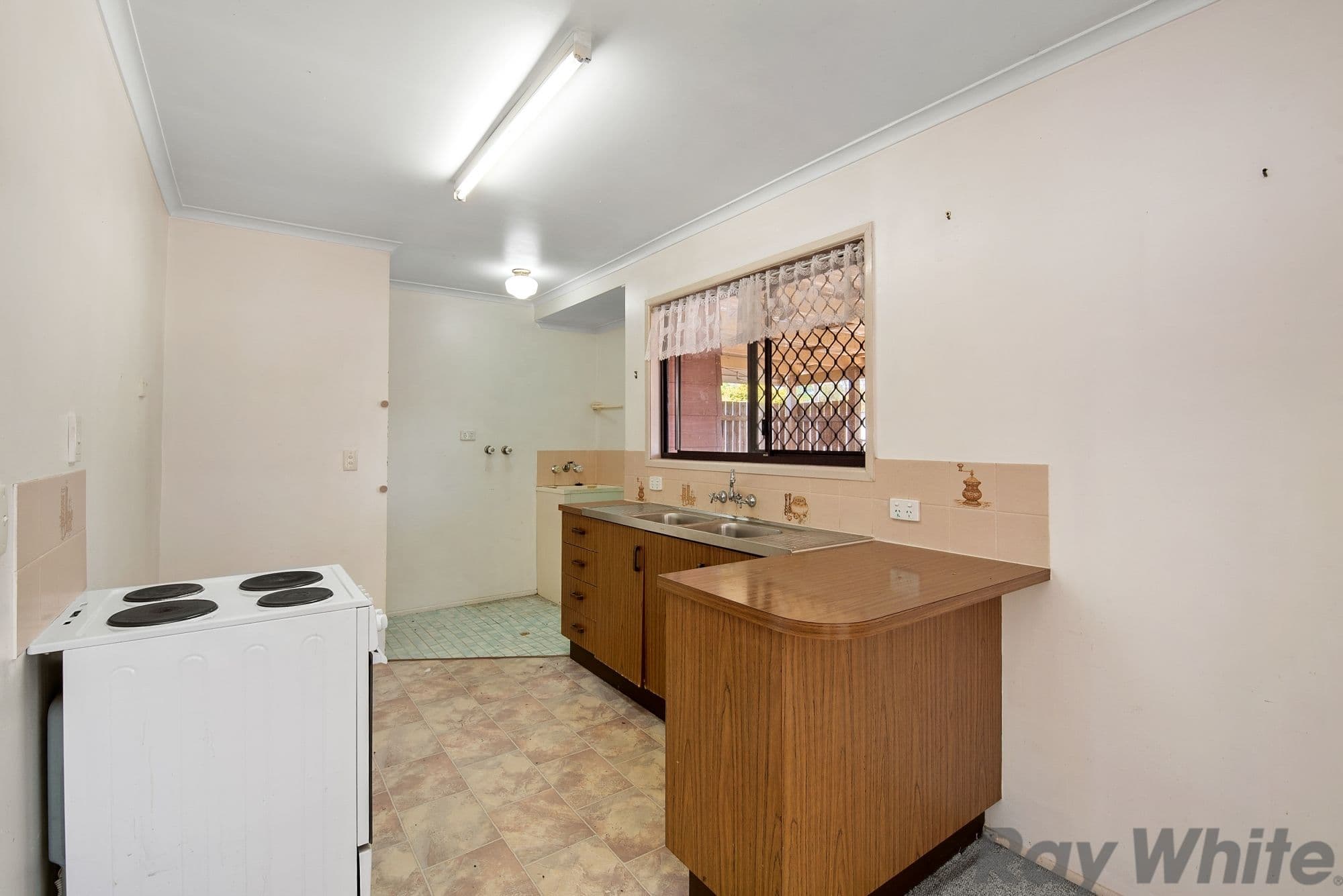10 Yallatup Street, Deception Bay QLD 4508, Deception Bay - Thumbnail 3