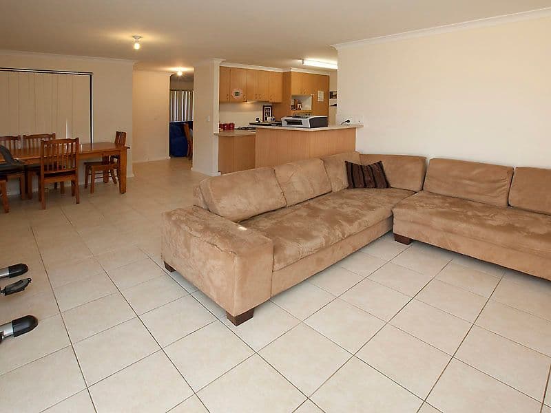 8b Barnfield Drive, ELLENBROOK WA 6069, Ellenbrook - Thumbnail 3