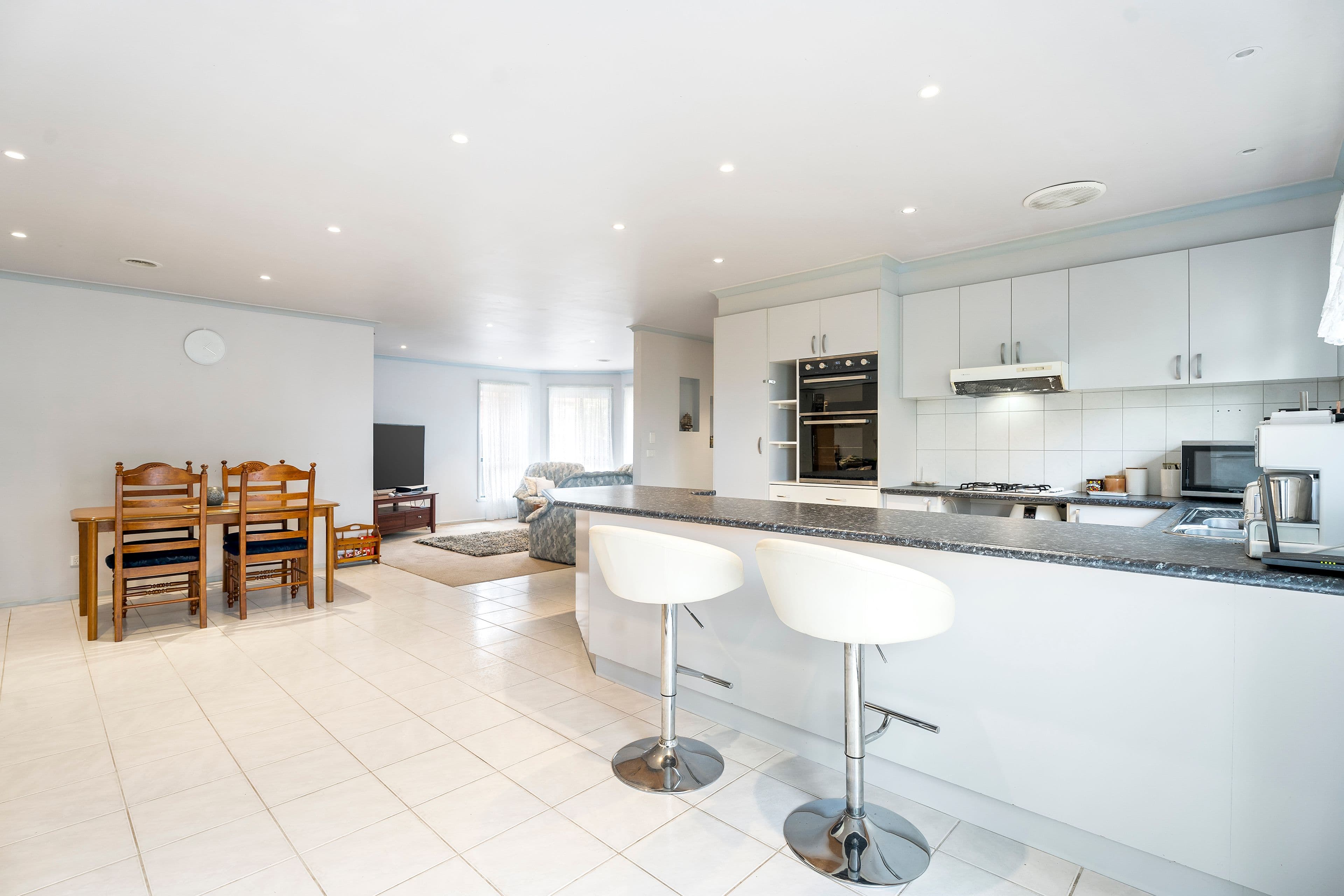 51 Charter Road East, Sunbury VIC 3429, Sunbury - Thumbnail 4