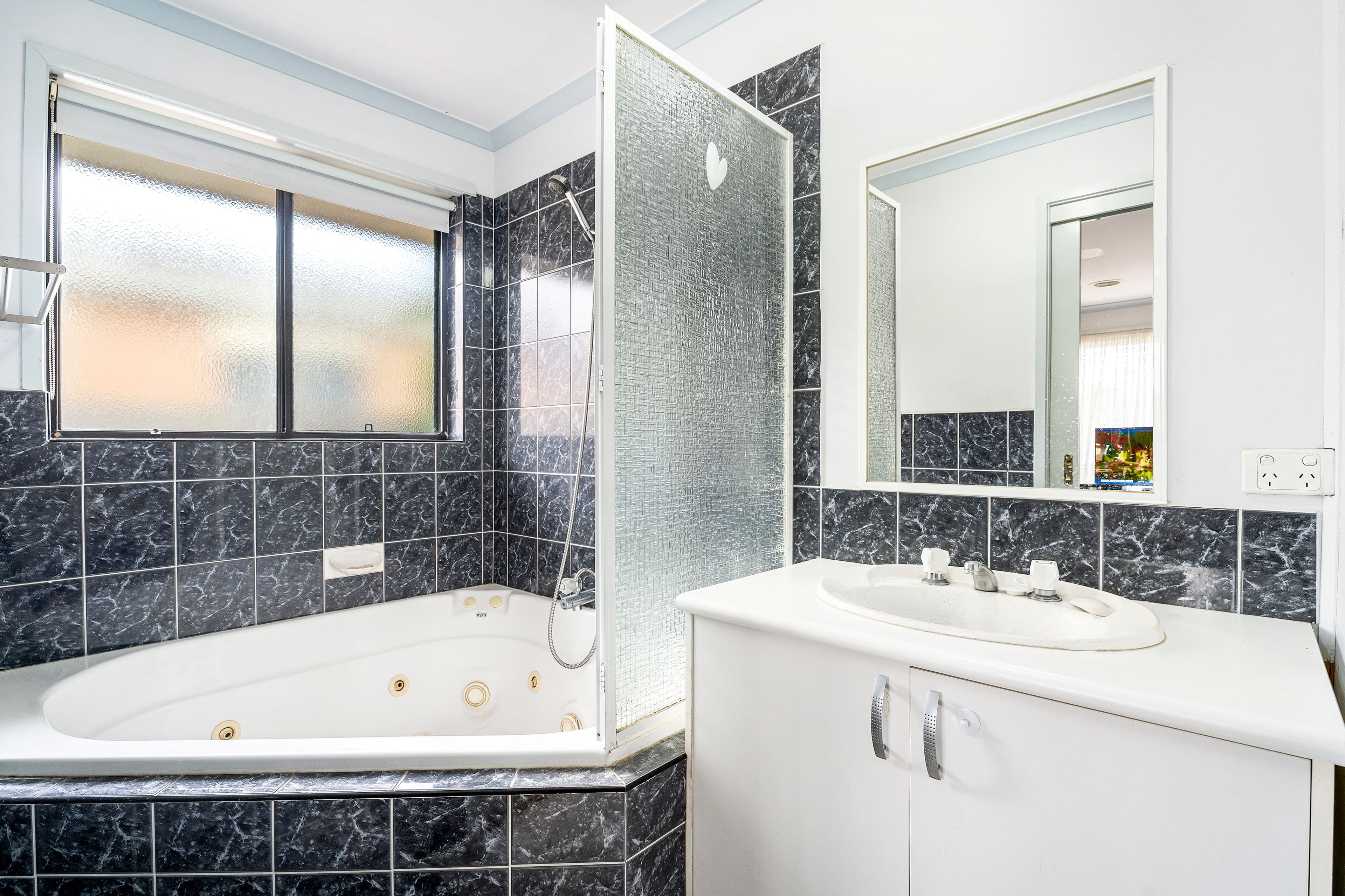 51 Charter Road East, Sunbury VIC 3429, Sunbury - Thumbnail 7