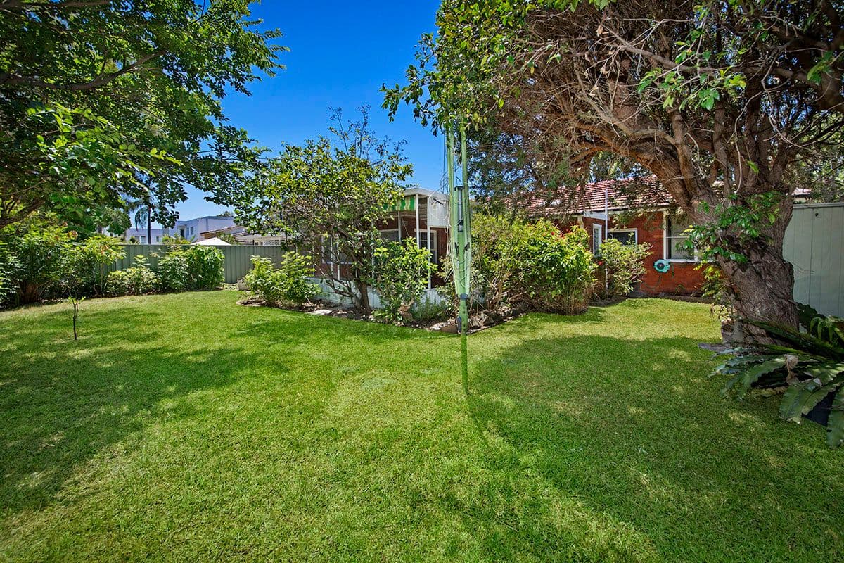 211 Belgrave Esplanade, Sylvania Waters - Thumbnail 2