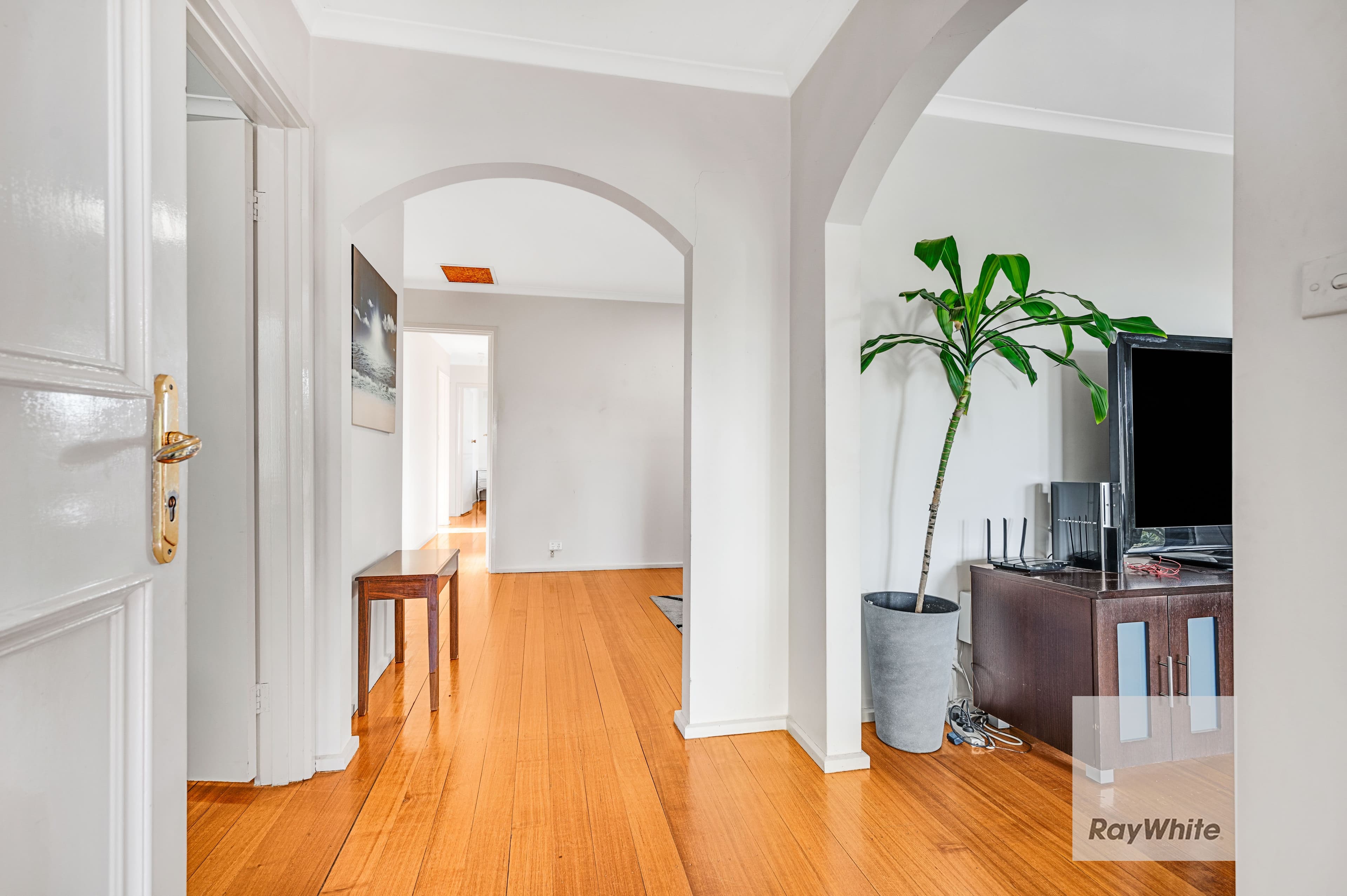9 Grantley Drive, Gladstone Park VIC 3043, Gladstone Park - Thumbnail 2