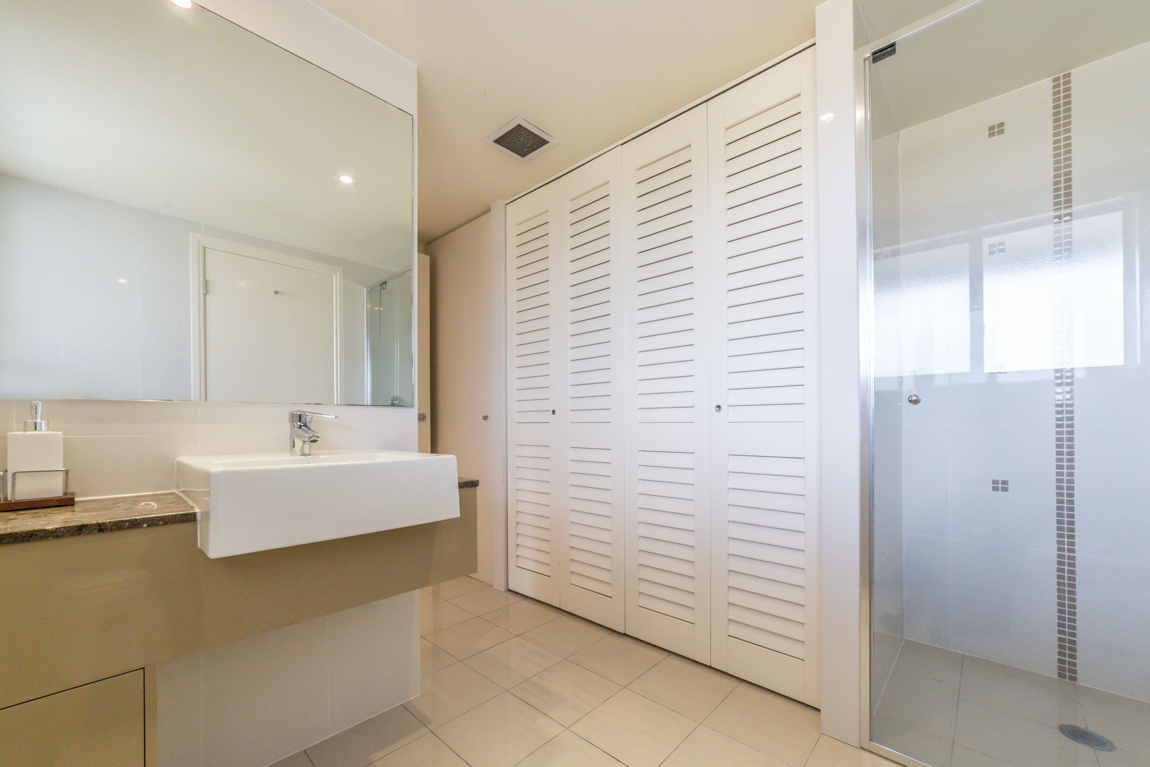 8318 Magnolia Drive East, Hope Island QLD 4212, Hope Island - Thumbnail 5